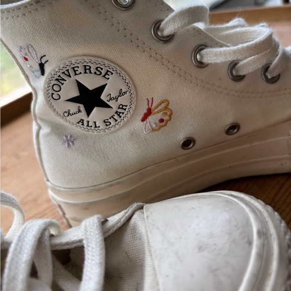 Converse Platform Hi top with embroidred butterfly white all star hi top size 7 - Picture 9 of 13